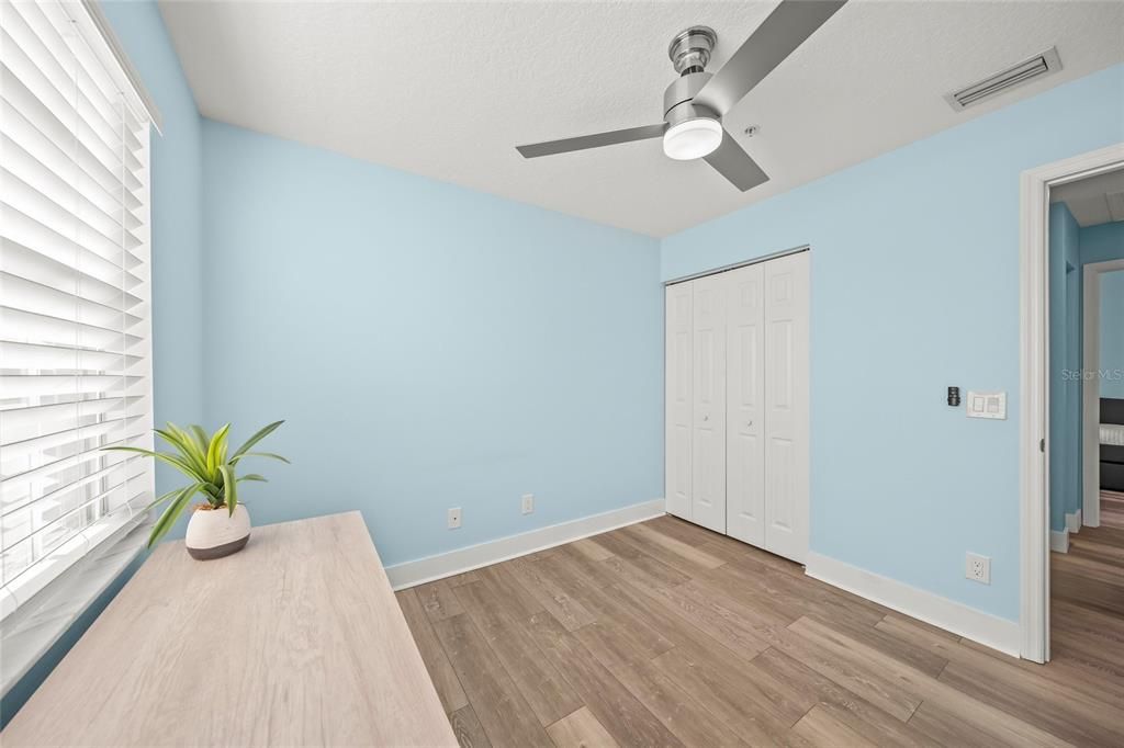 For Sale: $279,999 (3 beds, 2 baths, 1208 Square Feet)