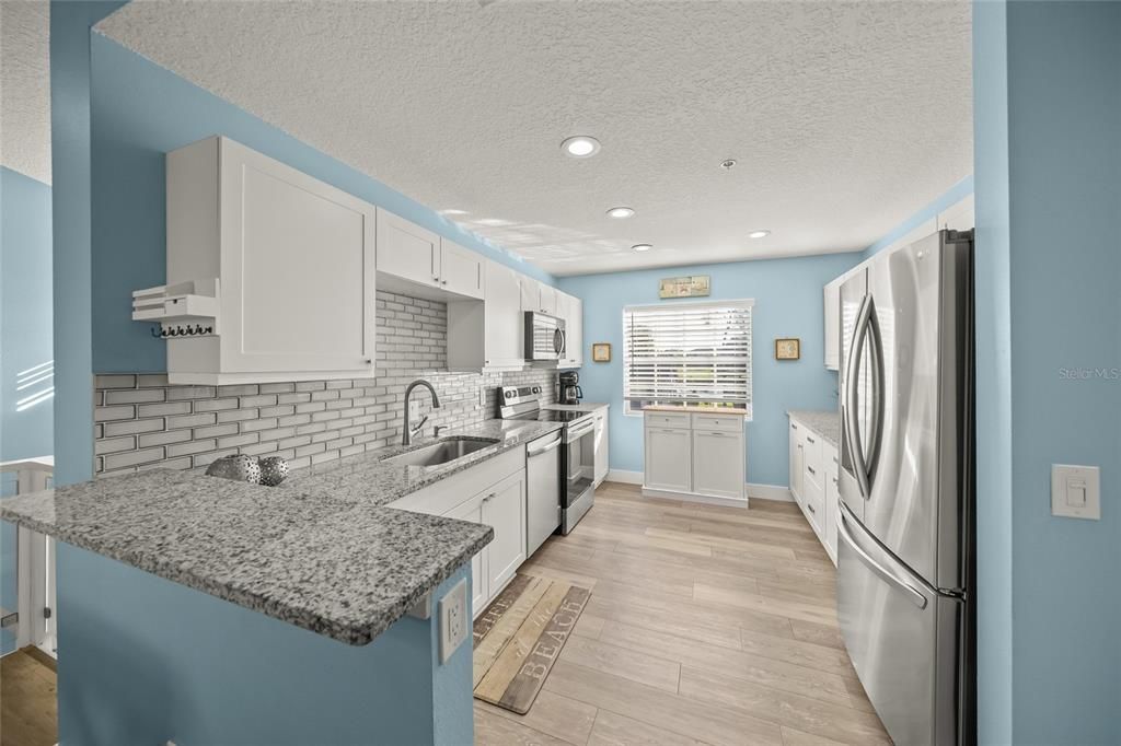 For Sale: $279,999 (3 beds, 2 baths, 1208 Square Feet)