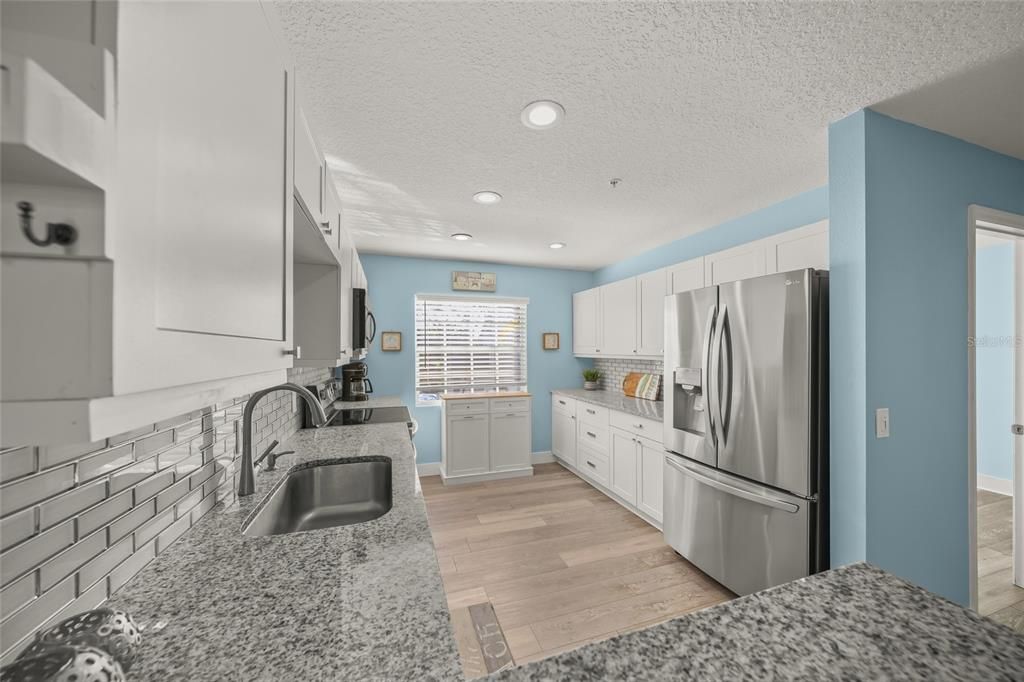 For Sale: $279,999 (3 beds, 2 baths, 1208 Square Feet)