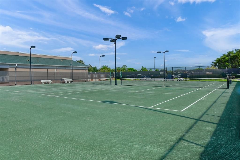 For Sale: $279,999 (3 beds, 2 baths, 1208 Square Feet)