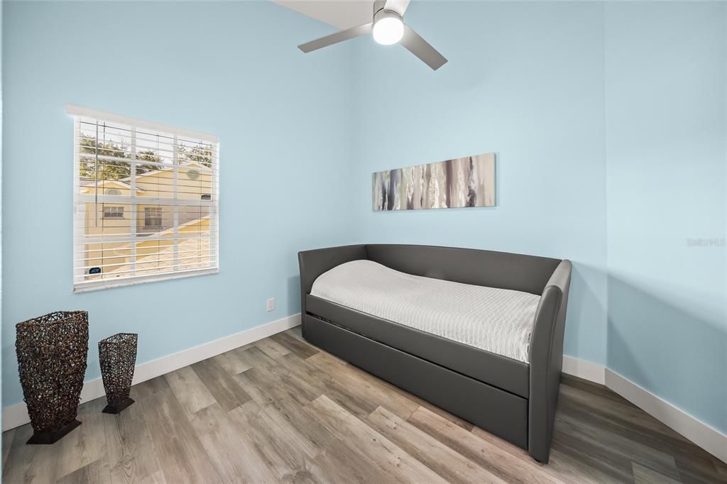 For Sale: $279,999 (3 beds, 2 baths, 1208 Square Feet)