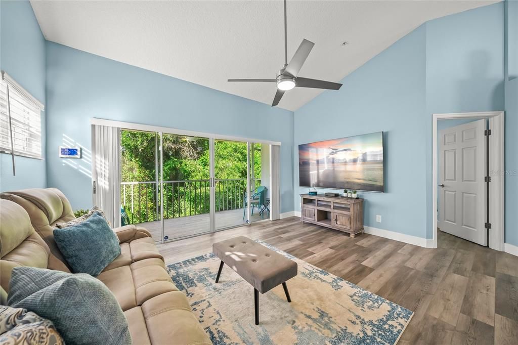 For Sale: $279,999 (3 beds, 2 baths, 1208 Square Feet)