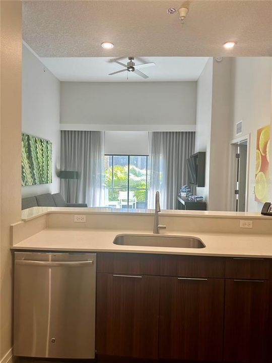 For Sale: $460,000 (3 beds, 3 baths, 1544 Square Feet)