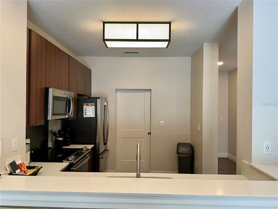 For Sale: $460,000 (3 beds, 3 baths, 1544 Square Feet)