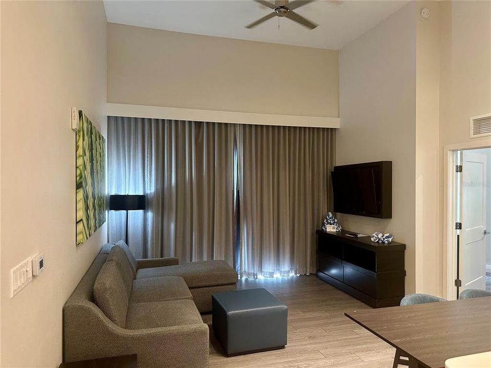 For Sale: $460,000 (3 beds, 3 baths, 1544 Square Feet)