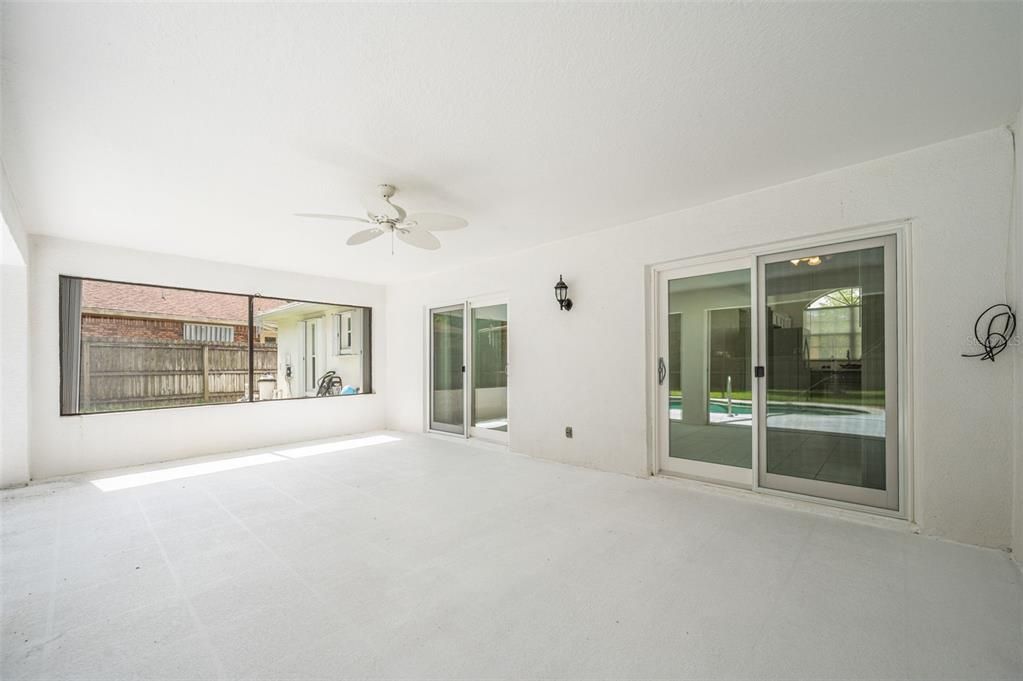 合同活跃: $374,900 (3 贝兹, 2 浴室, 1637 平方英尺)