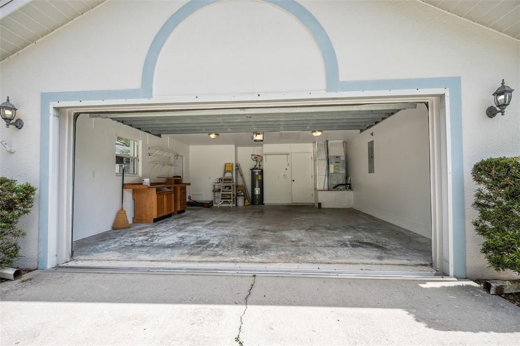 合同活跃: $374,900 (3 贝兹, 2 浴室, 1637 平方英尺)