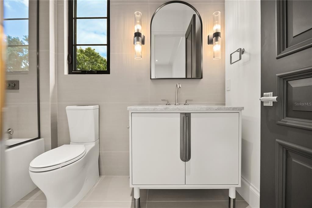 待售: $5,300,000 (5 贝兹, 5 浴室, 4738 平方英尺)