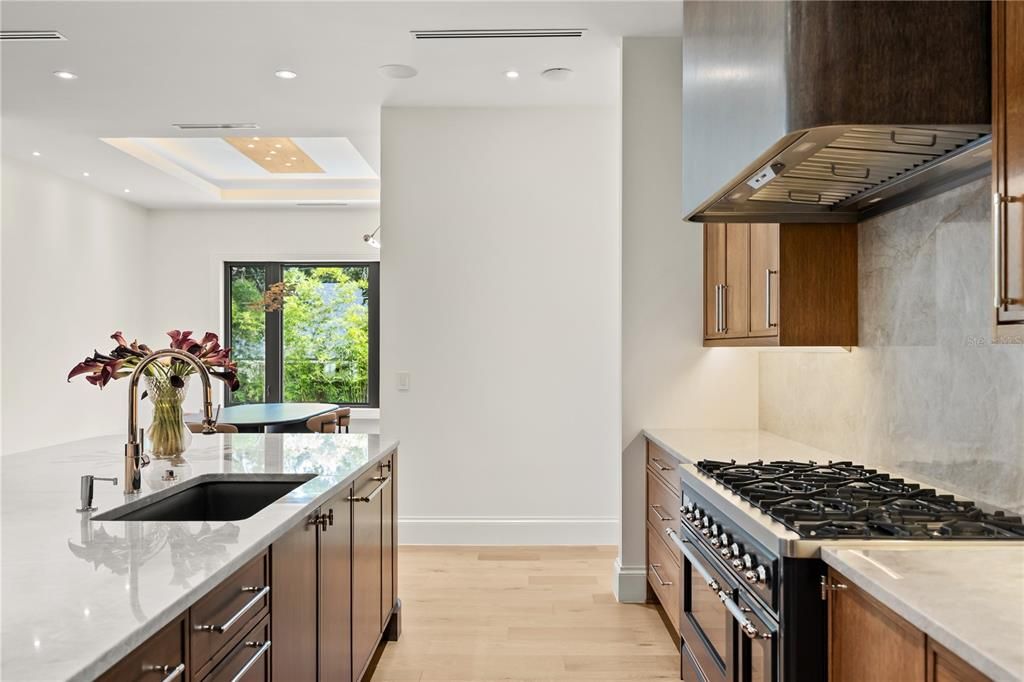 待售: $5,300,000 (5 贝兹, 5 浴室, 4738 平方英尺)