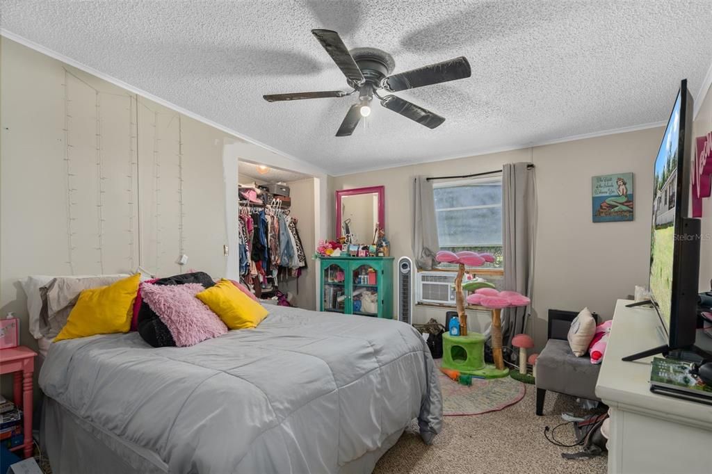 На продажу: $230,000 (3 спален, 2 ванн, 1632 Квадратных фут)