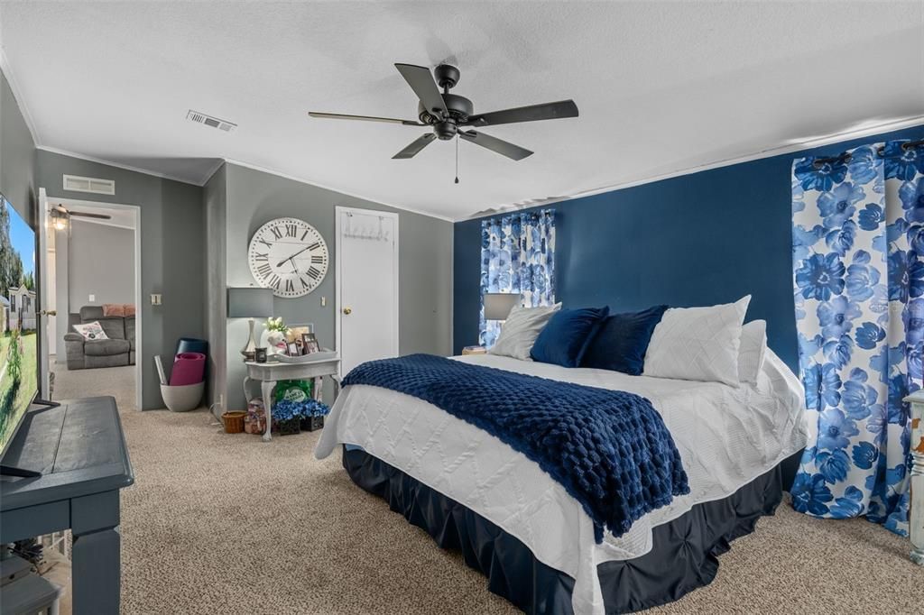 На продажу: $230,000 (3 спален, 2 ванн, 1632 Квадратных фут)