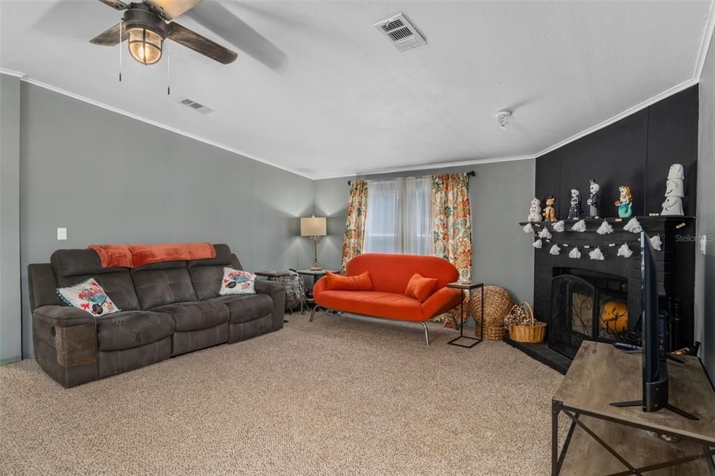 На продажу: $230,000 (3 спален, 2 ванн, 1632 Квадратных фут)