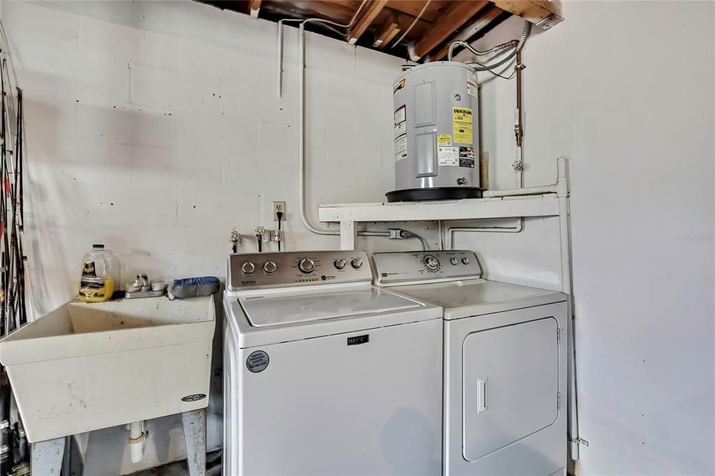 Active With Contract: $284,900 (2 beds, 2 baths, 1380 Square Feet)