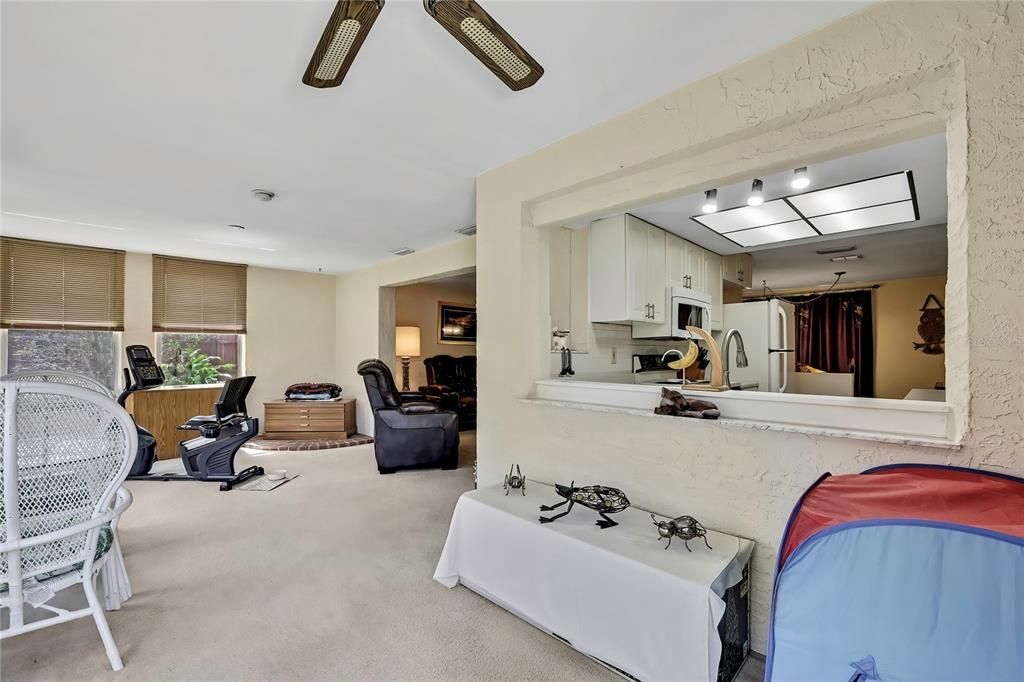 Active With Contract: $284,900 (2 beds, 2 baths, 1380 Square Feet)