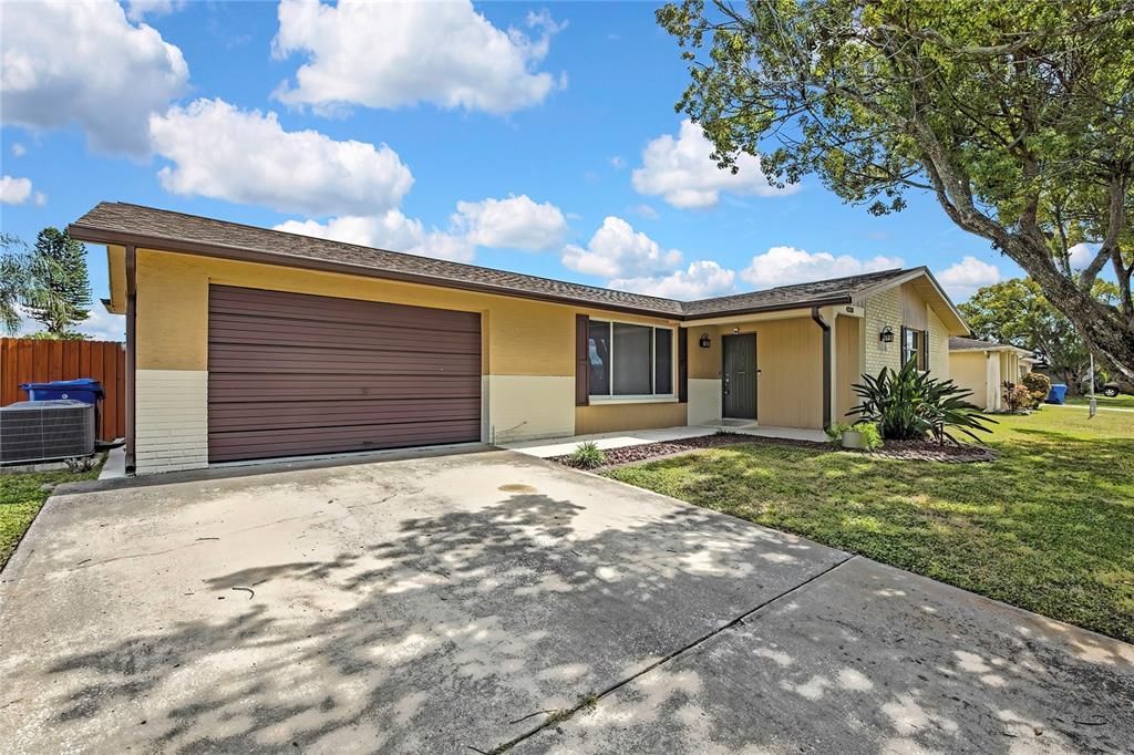 Active With Contract: $284,900 (2 beds, 2 baths, 1380 Square Feet)