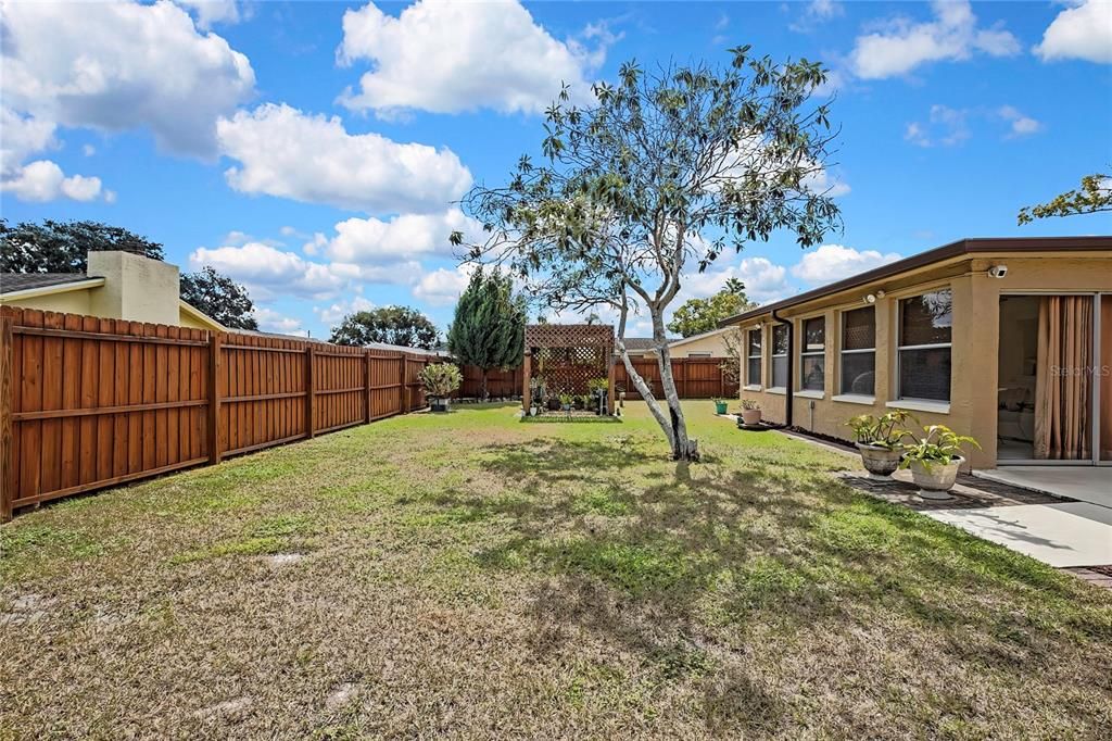 Active With Contract: $284,900 (2 beds, 2 baths, 1380 Square Feet)