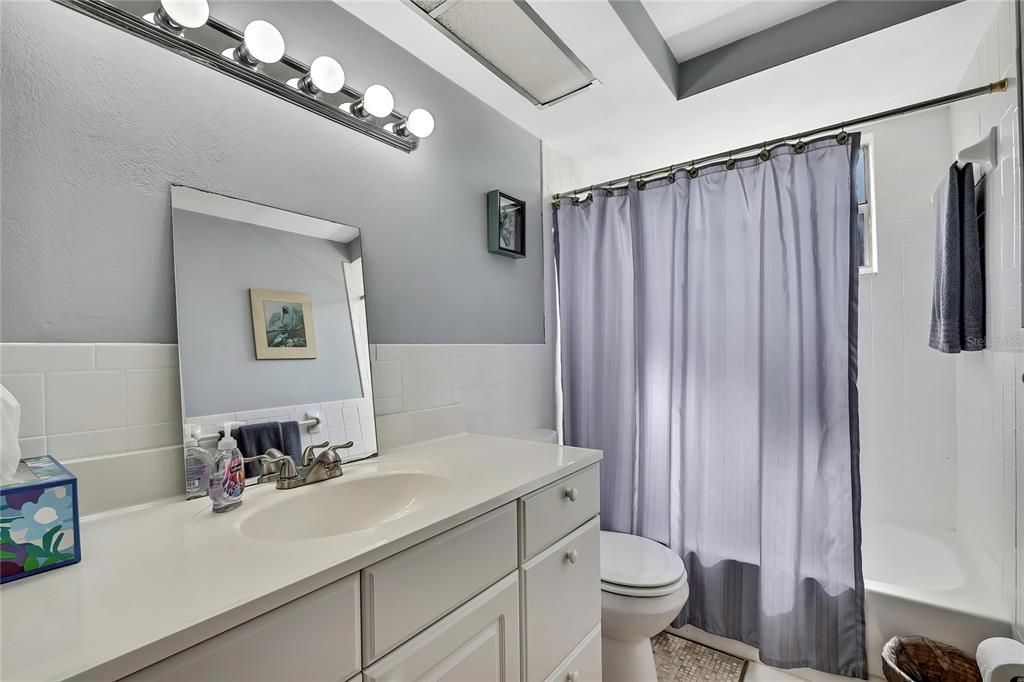 Active With Contract: $284,900 (2 beds, 2 baths, 1380 Square Feet)