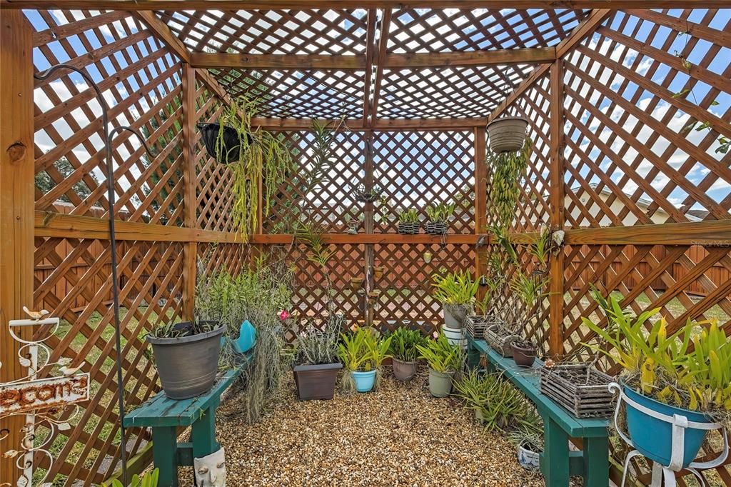 Active With Contract: $284,900 (2 beds, 2 baths, 1380 Square Feet)