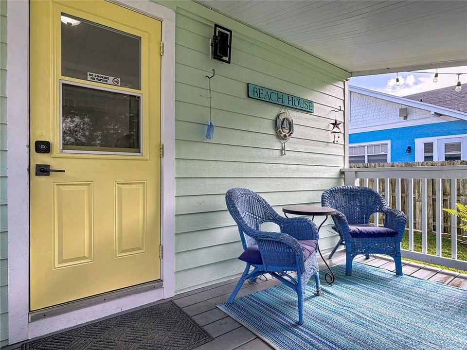 For Sale: $675,000 (2 beds, 2 baths, 1404 Square Feet)