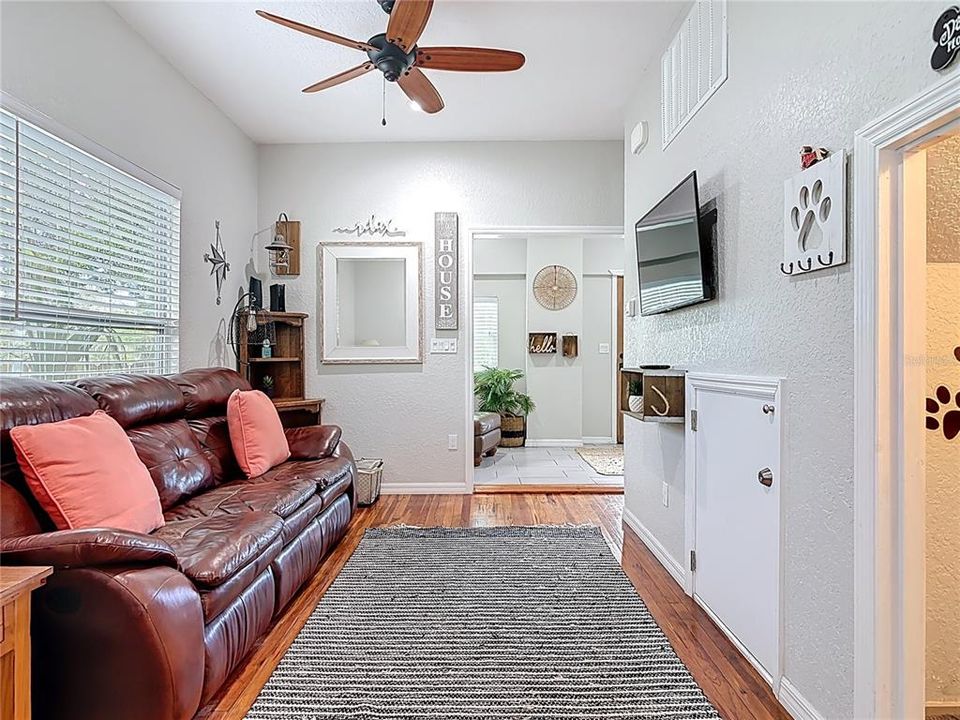 For Sale: $675,000 (2 beds, 2 baths, 1404 Square Feet)