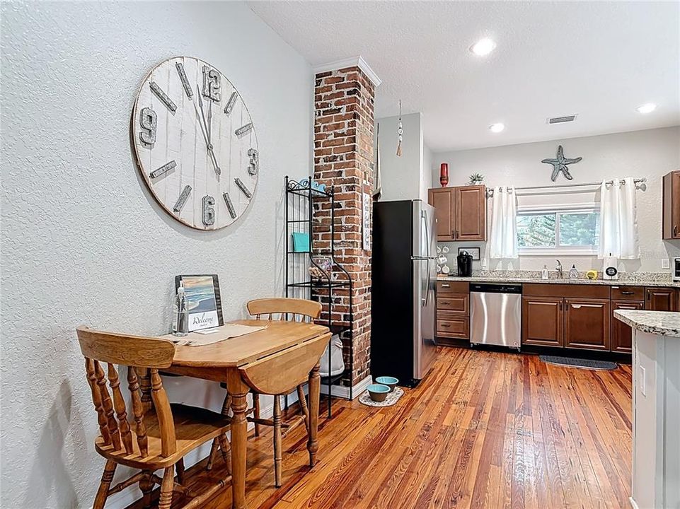 For Sale: $675,000 (2 beds, 2 baths, 1404 Square Feet)