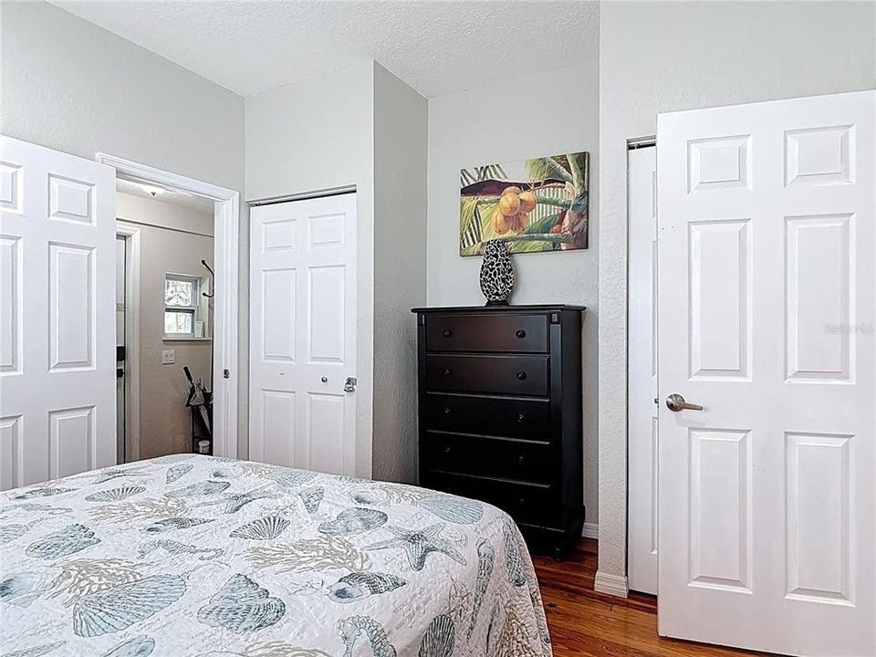 For Sale: $675,000 (2 beds, 2 baths, 1404 Square Feet)