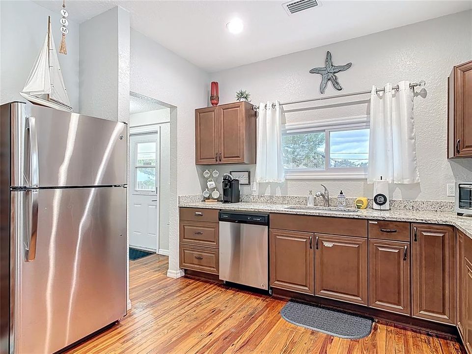 For Sale: $675,000 (2 beds, 2 baths, 1404 Square Feet)