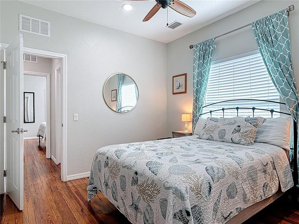 For Sale: $675,000 (2 beds, 2 baths, 1404 Square Feet)