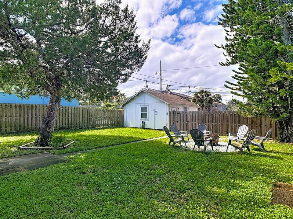 For Sale: $675,000 (2 beds, 2 baths, 1404 Square Feet)