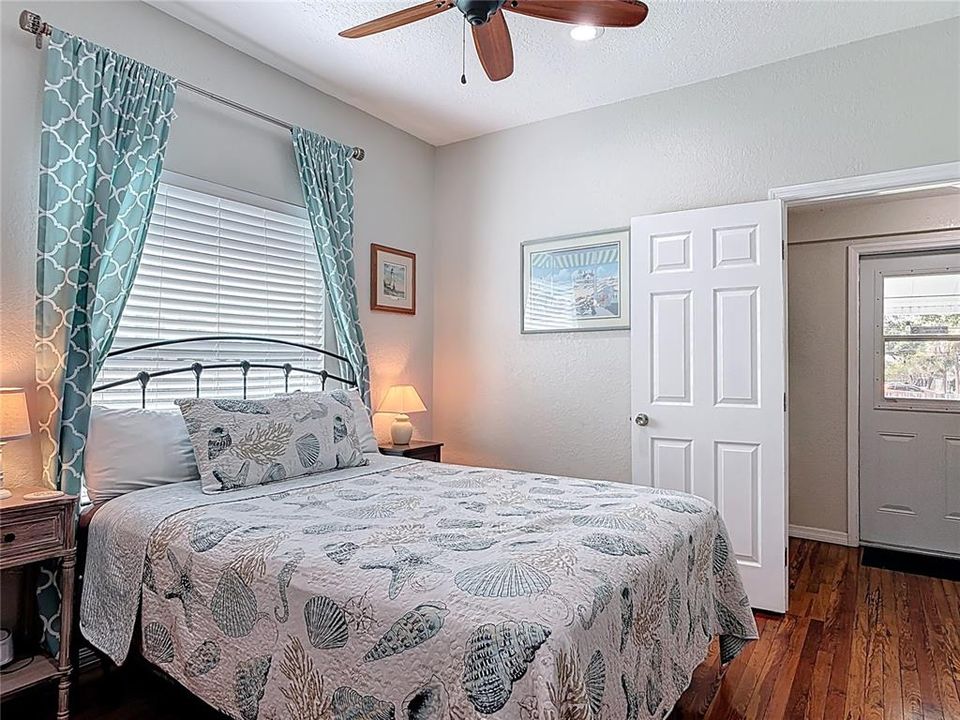 For Sale: $675,000 (2 beds, 2 baths, 1404 Square Feet)