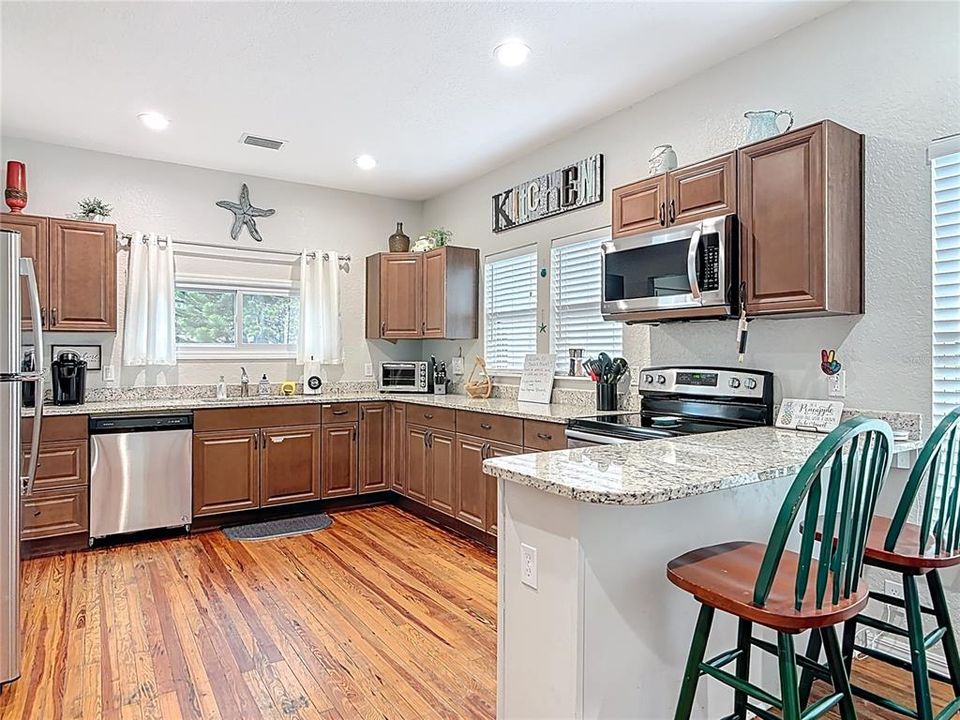 For Sale: $675,000 (2 beds, 2 baths, 1404 Square Feet)