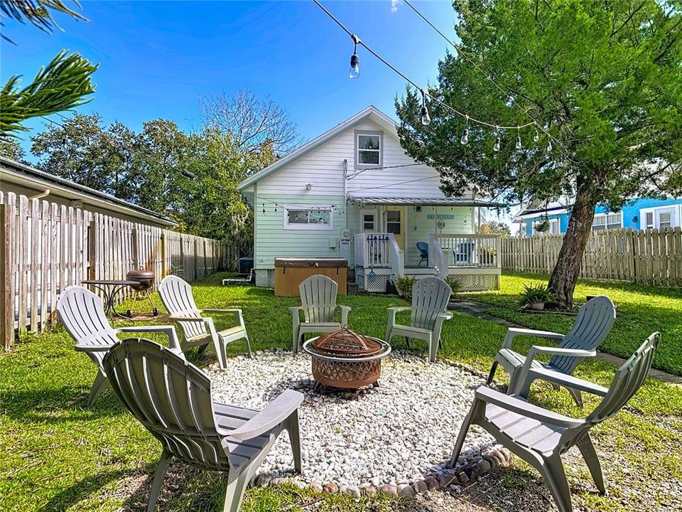 For Sale: $675,000 (2 beds, 2 baths, 1404 Square Feet)