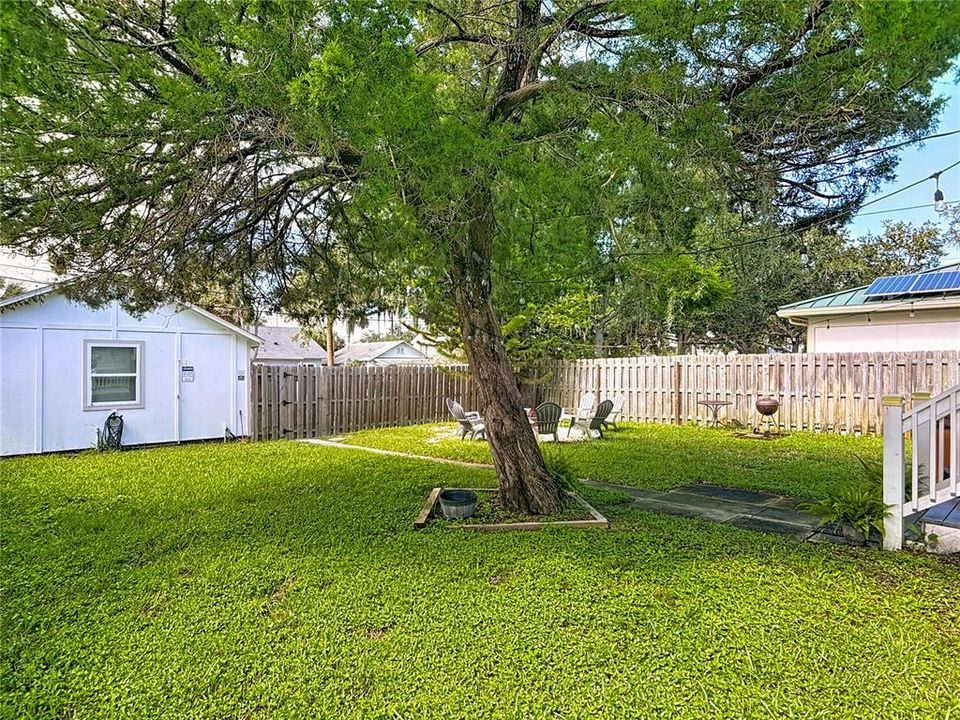 For Sale: $675,000 (2 beds, 2 baths, 1404 Square Feet)