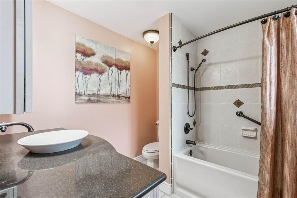 待售: $425,000 (2 贝兹, 2 浴室, 1587 平方英尺)