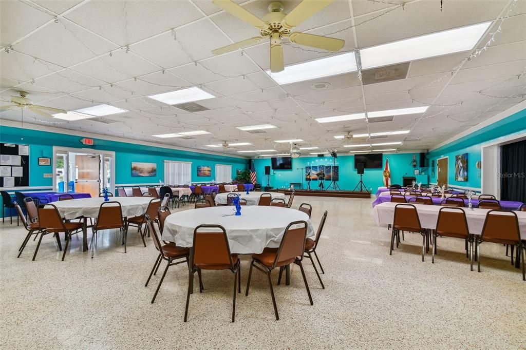 待售: $425,000 (2 贝兹, 2 浴室, 1587 平方英尺)