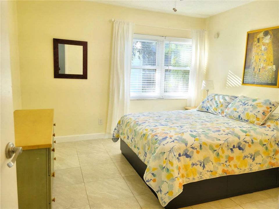 出租: $1,650 (2 贝兹, 2 浴室, 880 平方英尺)