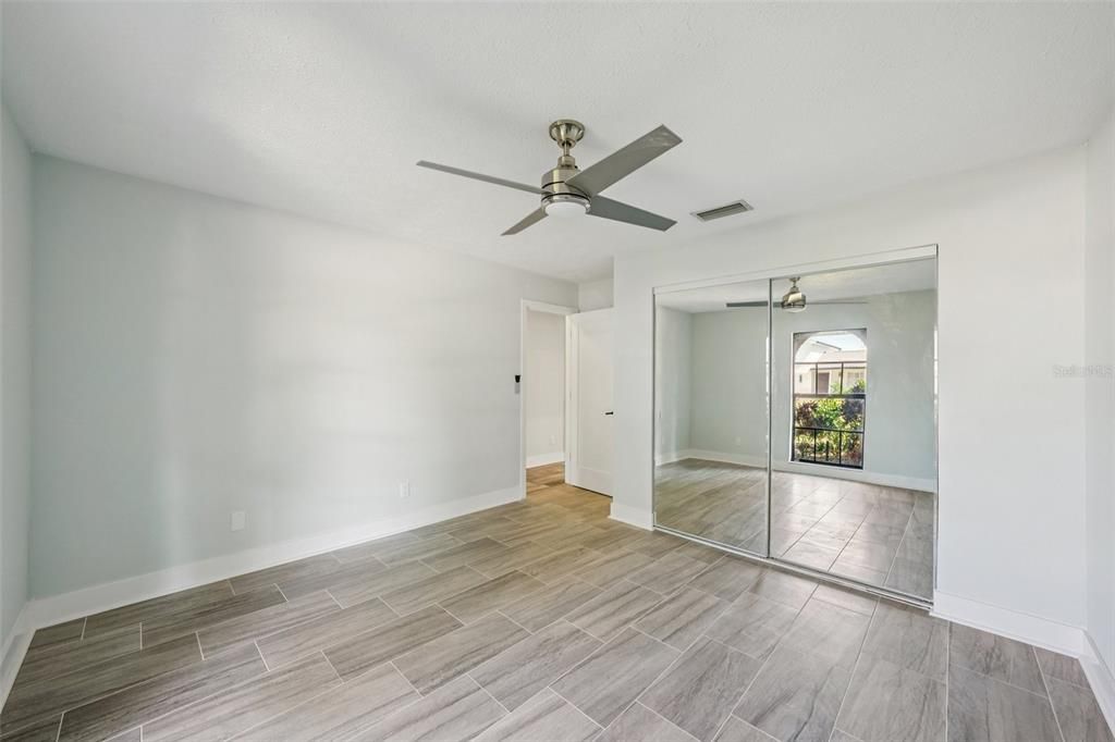 En Venta: $719,000 (4 camas, 3 baños, 2201 Pies cuadrados)