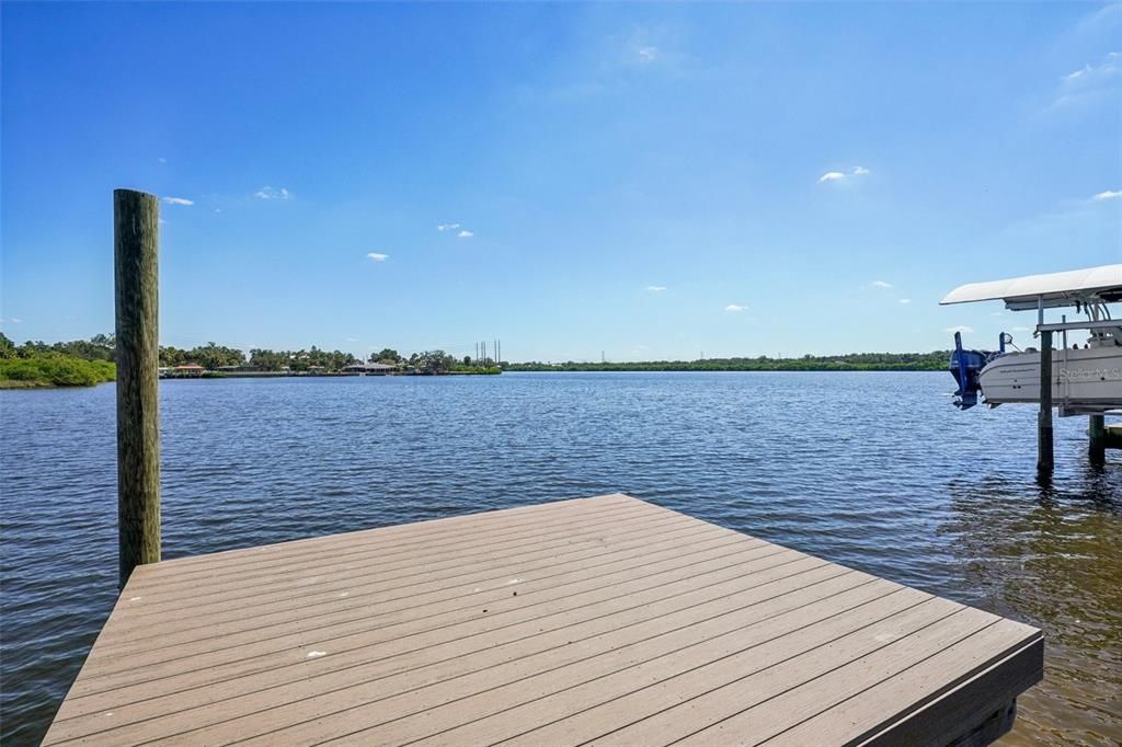 En Venta: $719,000 (4 camas, 3 baños, 2201 Pies cuadrados)