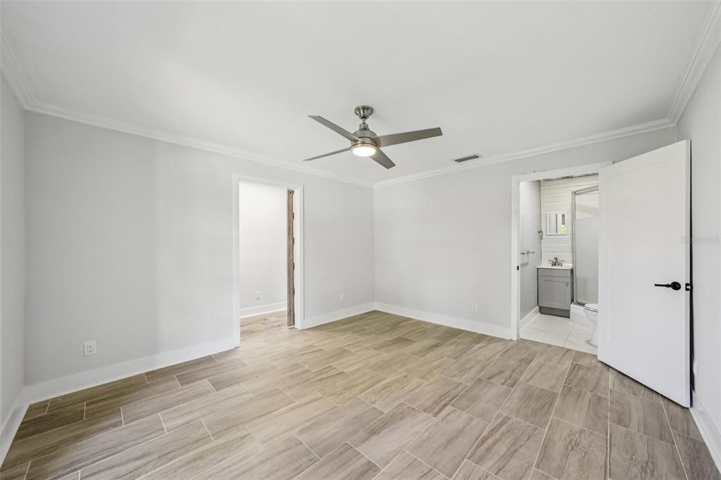 En Venta: $719,000 (4 camas, 3 baños, 2201 Pies cuadrados)