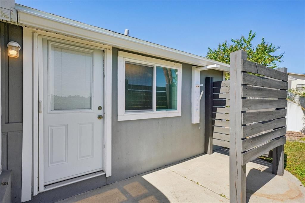 En Venta: $719,000 (4 camas, 3 baños, 2201 Pies cuadrados)