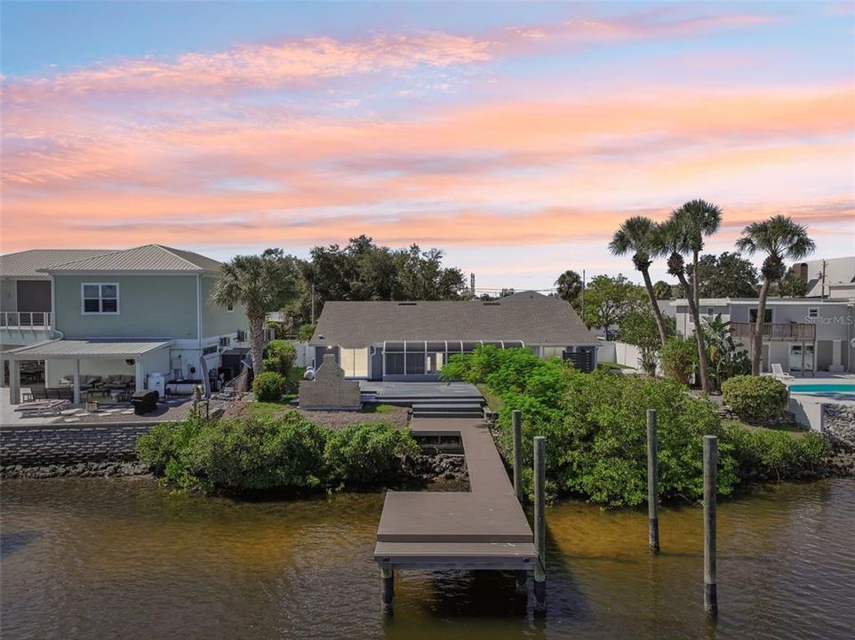 En Venta: $719,000 (4 camas, 3 baños, 2201 Pies cuadrados)