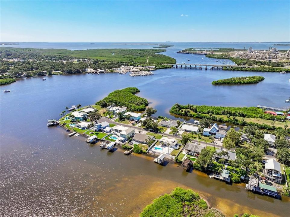 En Venta: $719,000 (4 camas, 3 baños, 2201 Pies cuadrados)