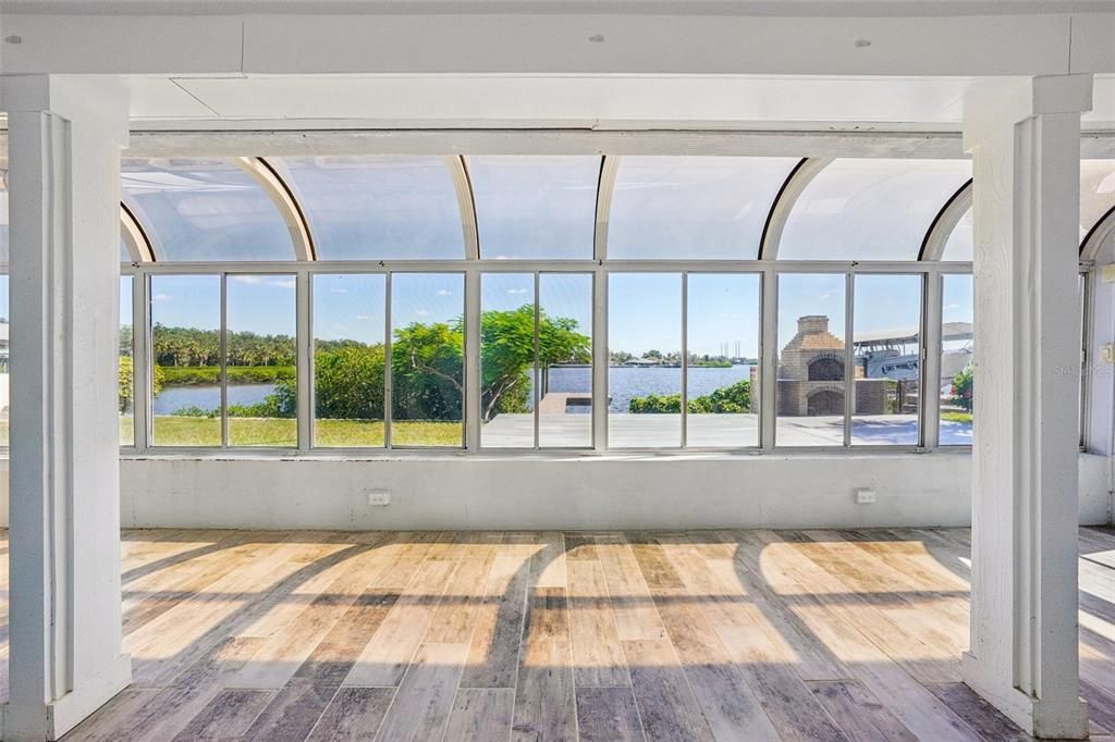 En Venta: $719,000 (4 camas, 3 baños, 2201 Pies cuadrados)