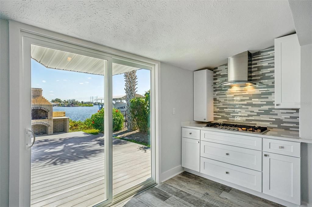 En Venta: $719,000 (4 camas, 3 baños, 2201 Pies cuadrados)