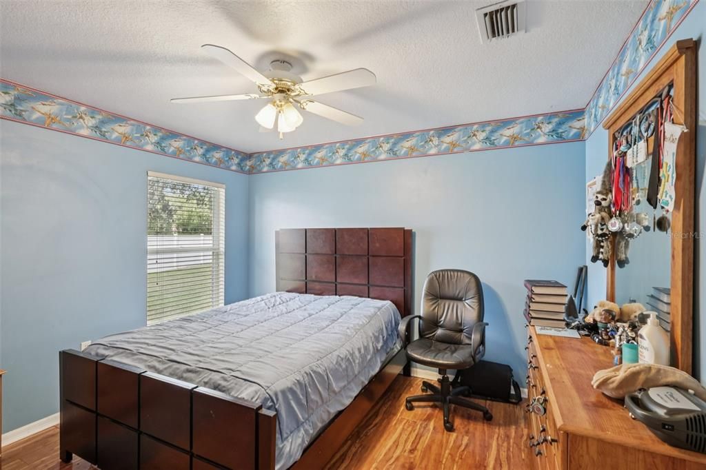 合同活跃: $524,999 (4 贝兹, 3 浴室, 3162 平方英尺)