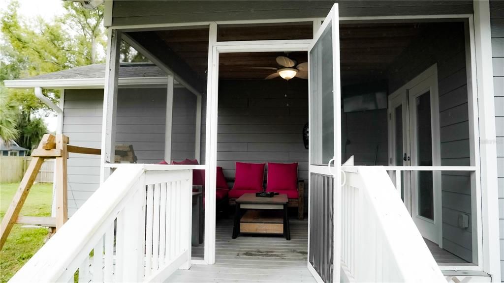 For Sale: $450,000 (5 beds, 3 baths, 2513 Square Feet)