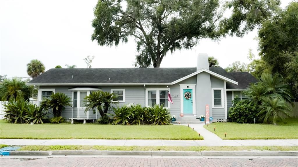 For Sale: $450,000 (5 beds, 3 baths, 2513 Square Feet)