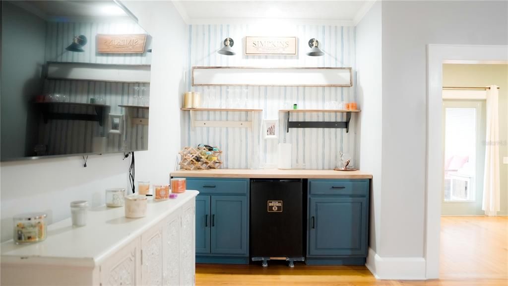 For Sale: $450,000 (5 beds, 3 baths, 2513 Square Feet)