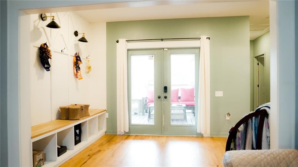 For Sale: $450,000 (5 beds, 3 baths, 2513 Square Feet)