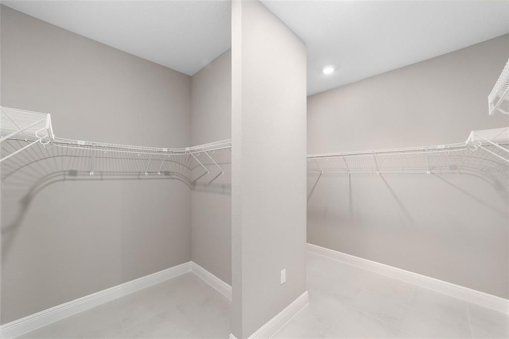 For Sale: $393,000 (2 beds, 2 baths, 2142 Square Feet)